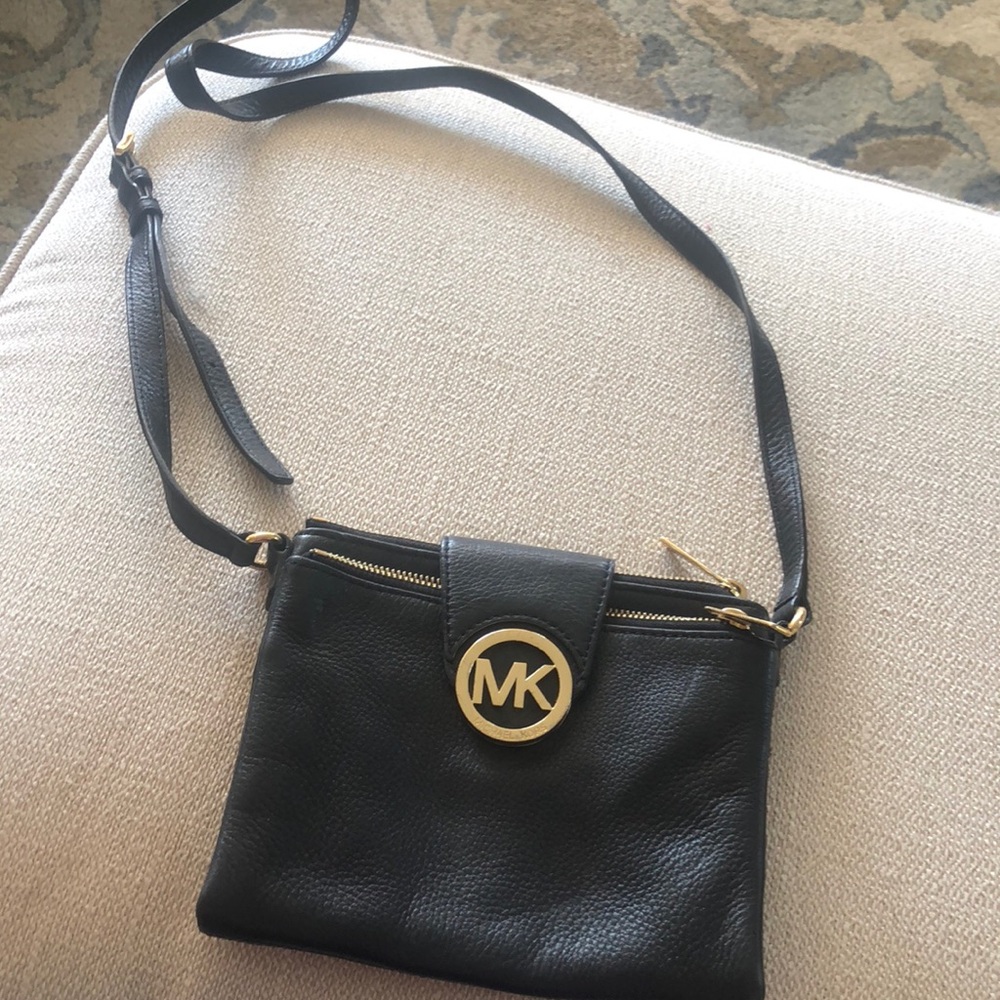 Michael Kors Cross body!
